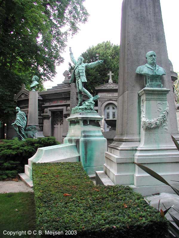 GraveYart (De la Forge - Père-Lachaise)