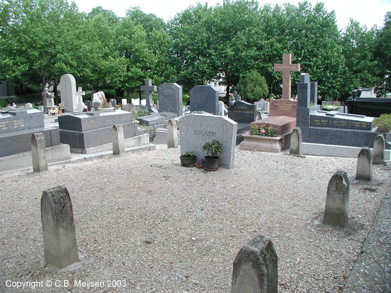 GraveYart (Bugatti - P&egrave;re-Lachaise)