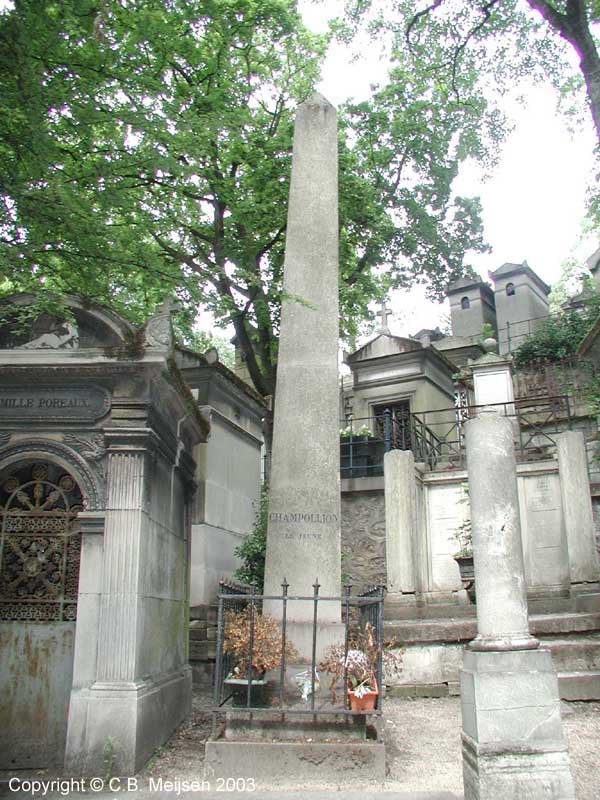 GraveYart (Champollion - Père-Lachaise)