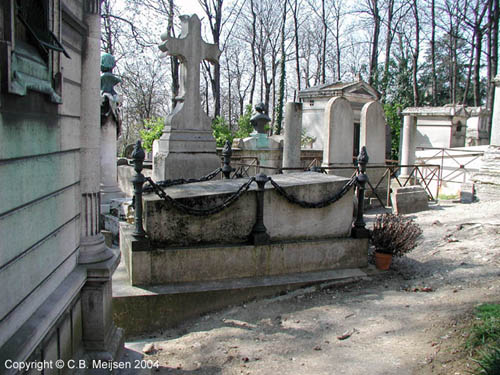 GraveYart (Daumier - Père-Lachaise)
