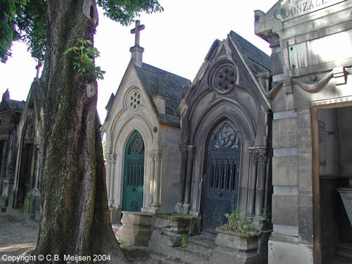 GraveYart (Doornik - Père-Lachaise)
