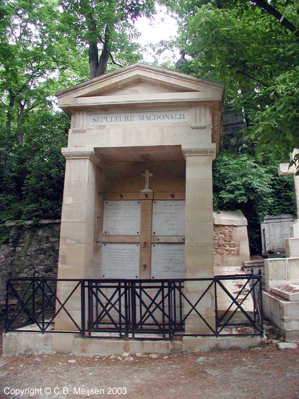 GraveYart (MacDonald - P&egrave;re-Lachaise)
