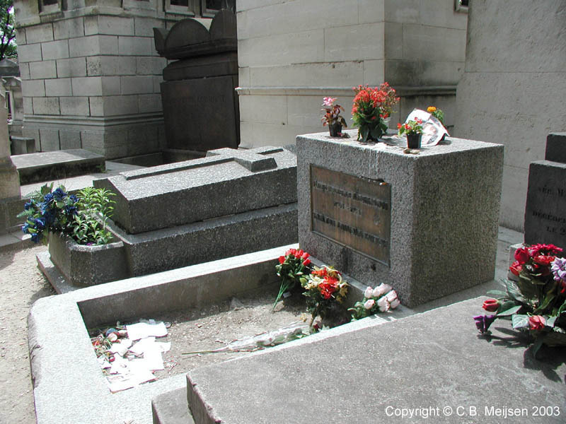 GraveYart (Morrison - Père-Lachaise)