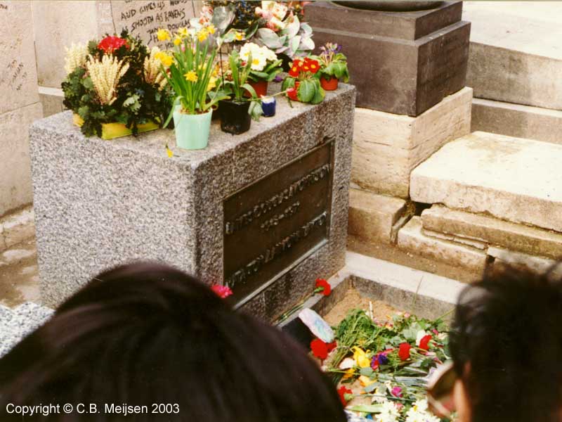 GraveYart (Morrison - Père-Lachaise)