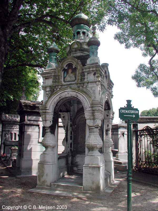 GraveYart (Yakowleff - Père-Lachaise)